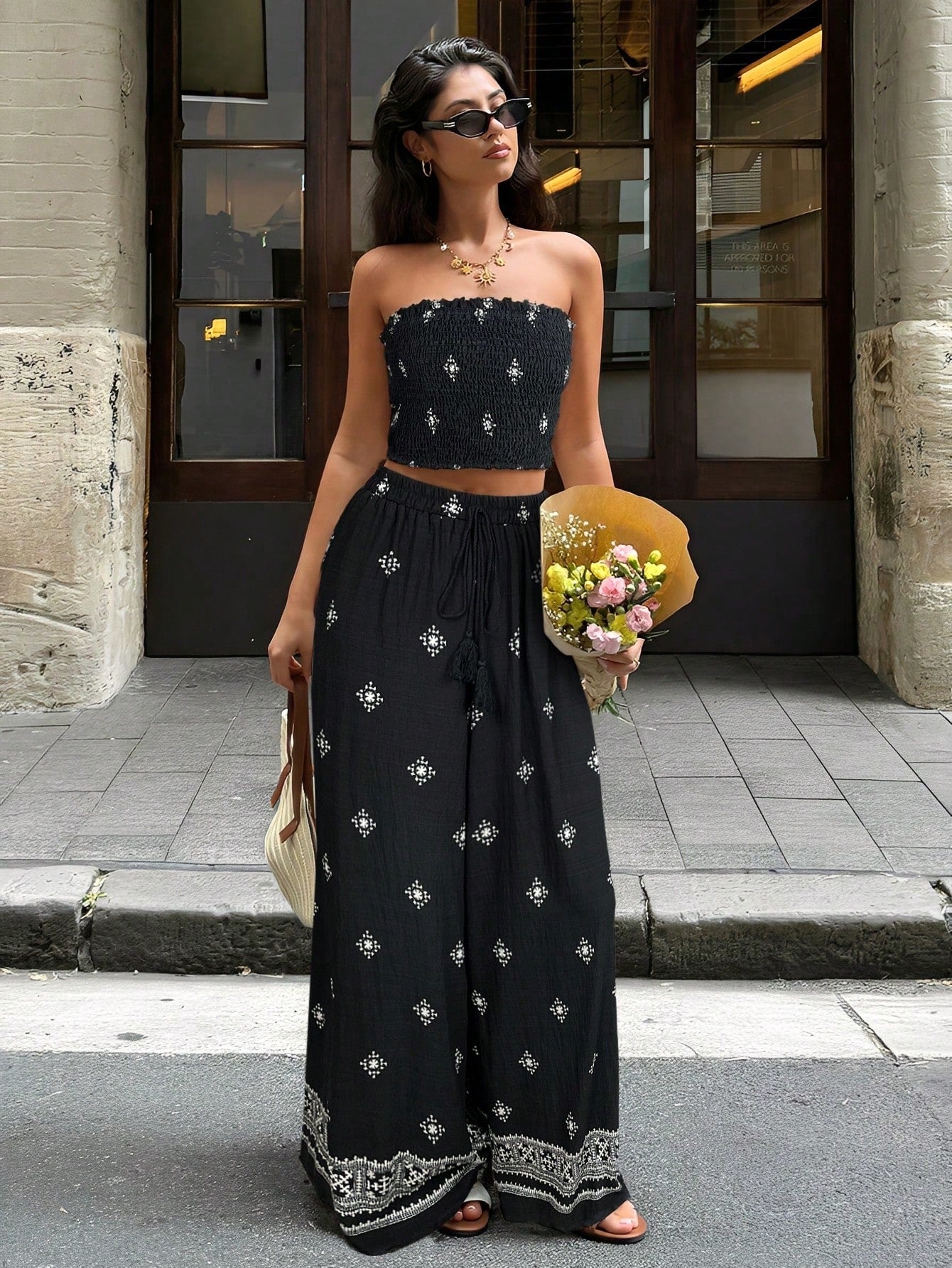 Women's Vacation Clashing Print Elegant Casual Stretchy Slimming Shirred Top Wide Leg Pants Set Tube Top And Pants Set Women Summer Clothes Women Two Pieces Outfits Vacation Outfits Woman Vacation Two Pieces Set Boho Women Clothing Flower Holiday