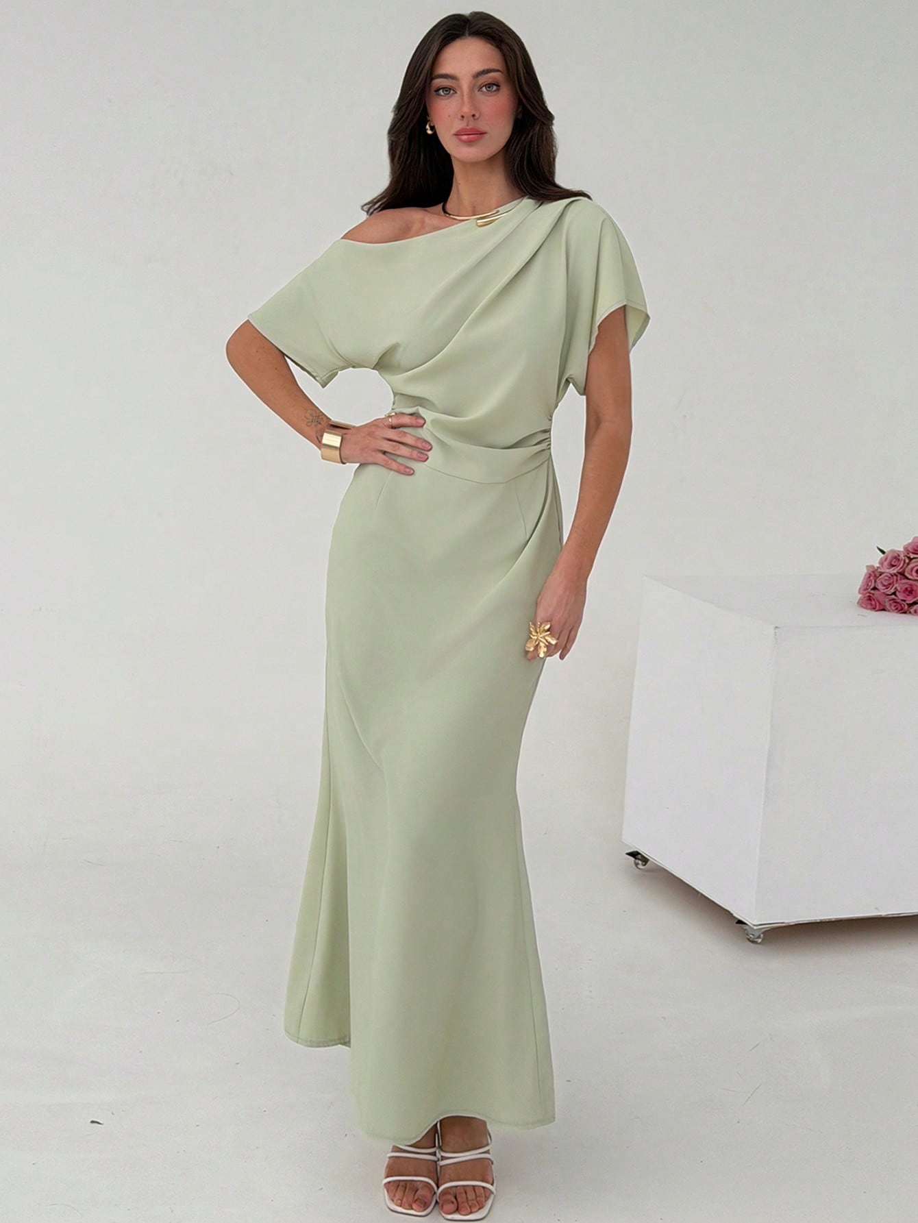 Elegant Mint Green Asymmetrical Shoulder Cinched Waist Long Dress, Suitable For Party And Formal Occasions